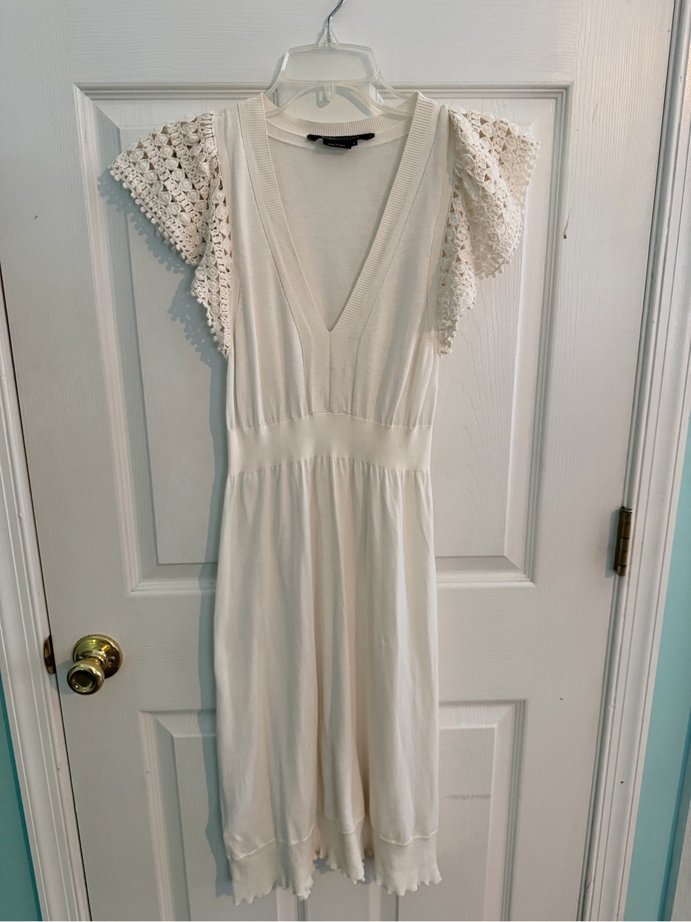 BCBGMaxAzria Off White Crochet Sleeve V-Neck Women's Dress